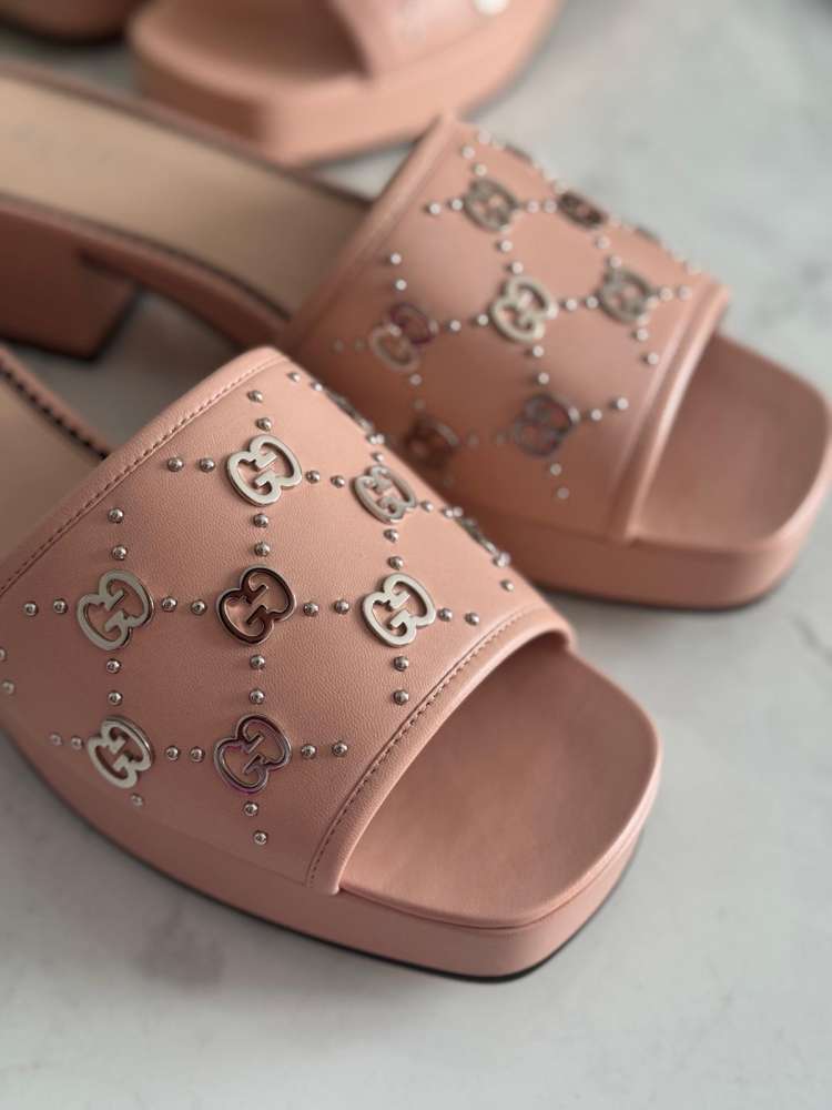 Gucci kožené šlapky