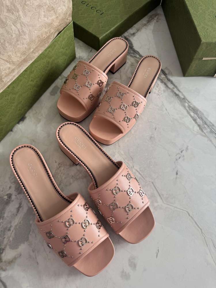 Gucci kožené šlapky