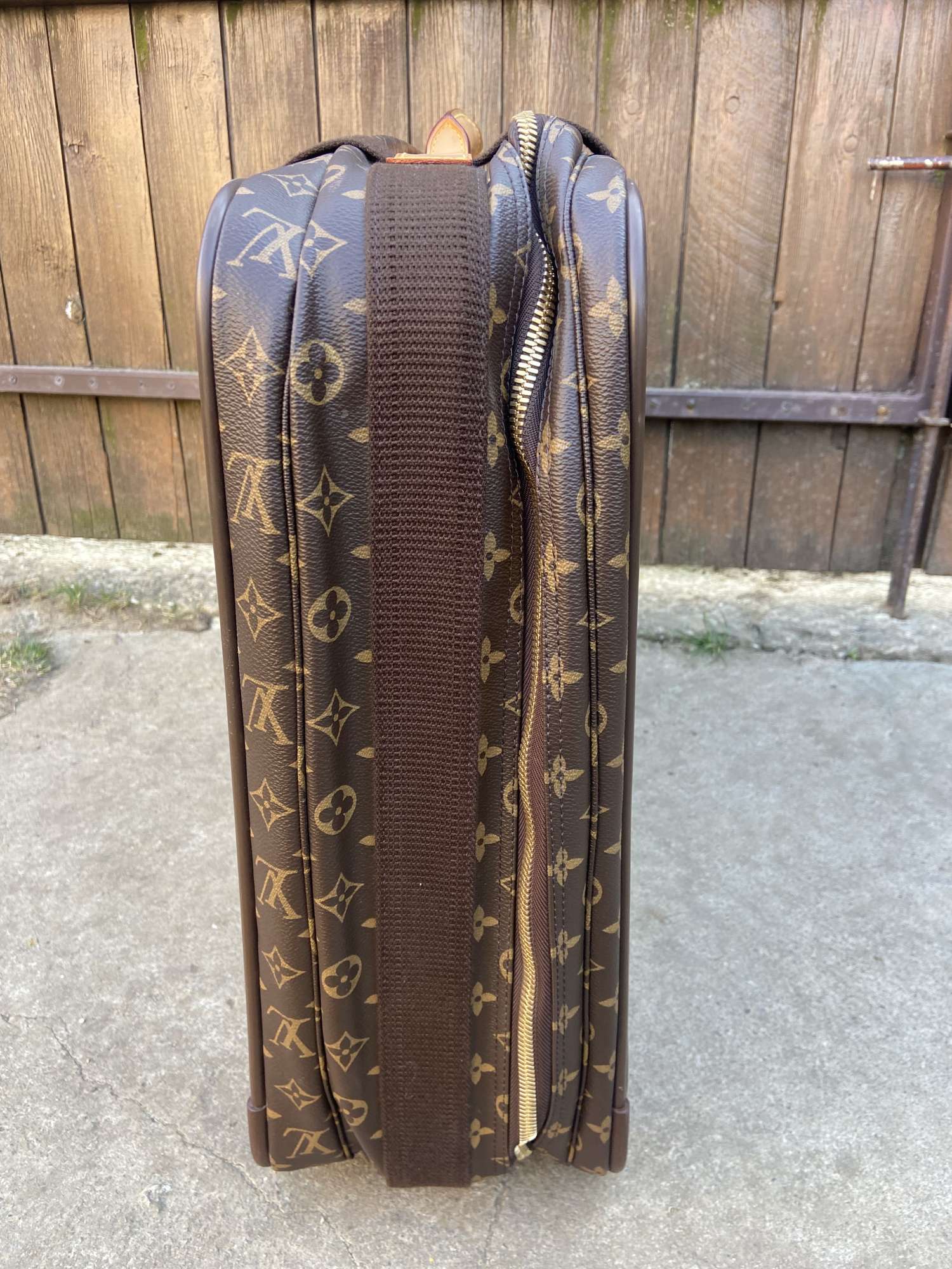 Louis Vuitton cestovny kufor