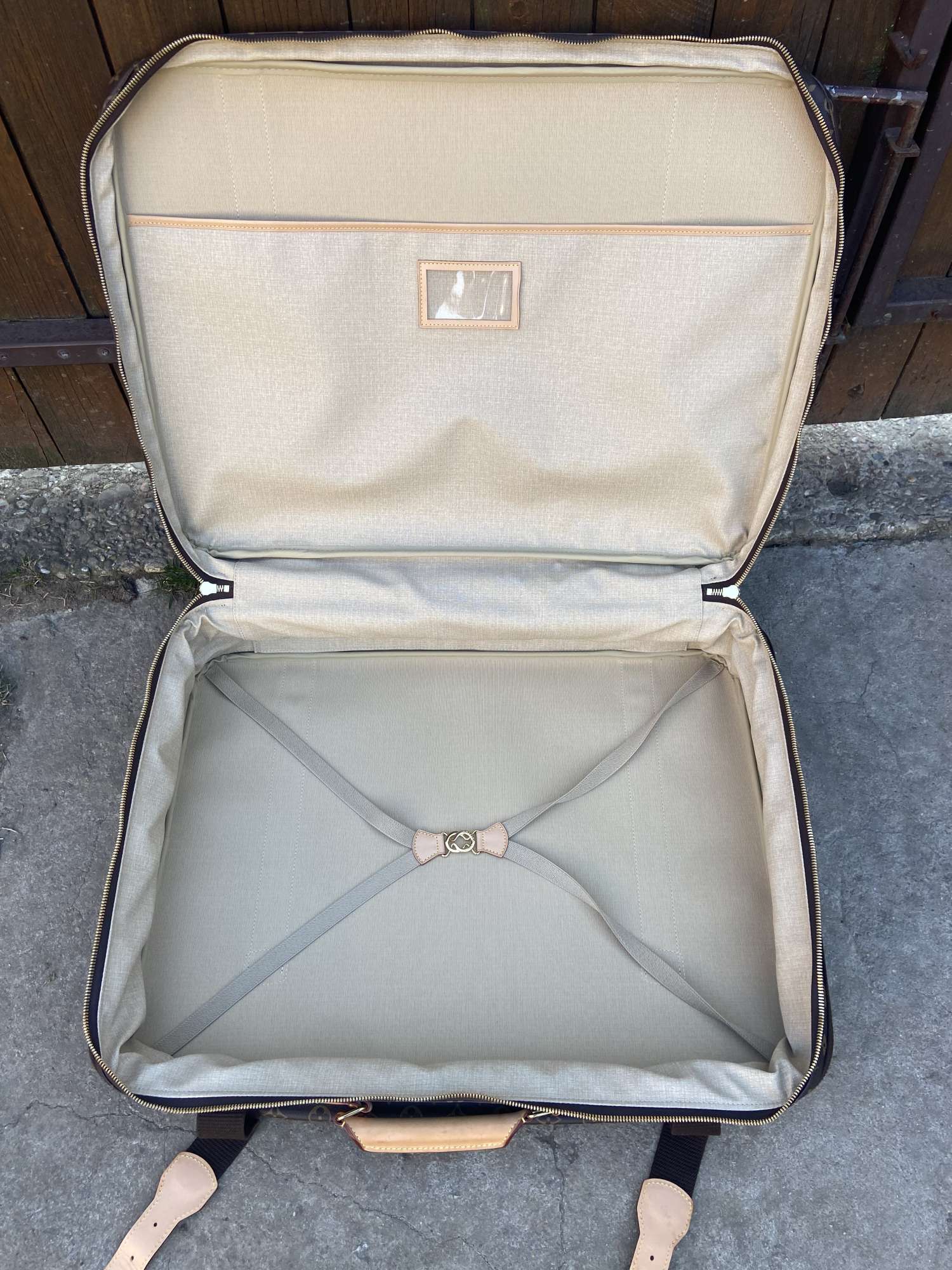 Louis Vuitton cestovny kufor