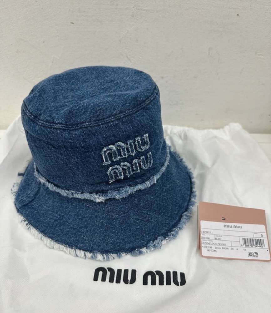 Miu miu klobuk