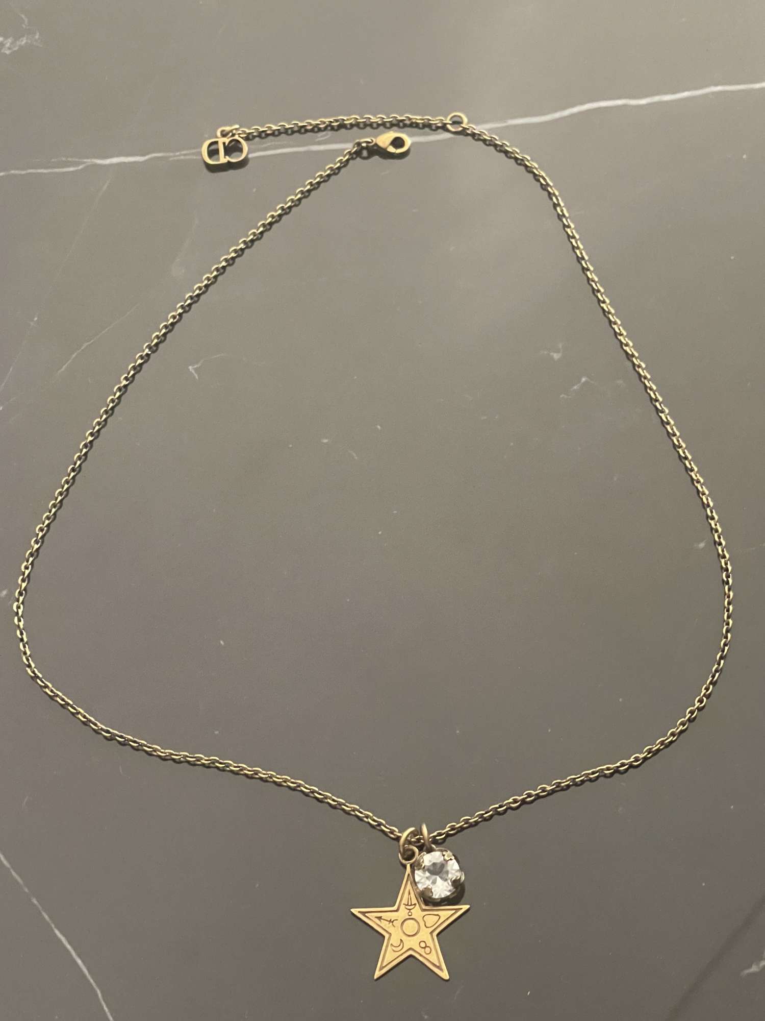Christian Dior nahrdelník