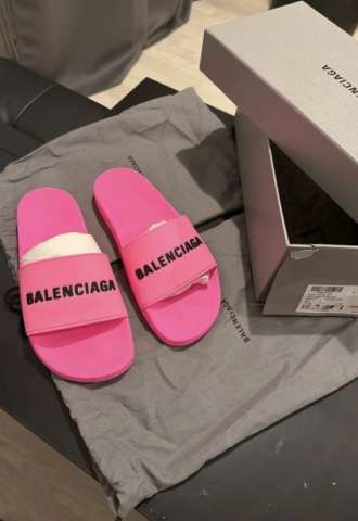 https://www.vipluxury.sk/Balenciaga šľapky