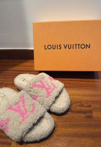 https://www.vipluxury.sk/Louis vuitton šľapky
