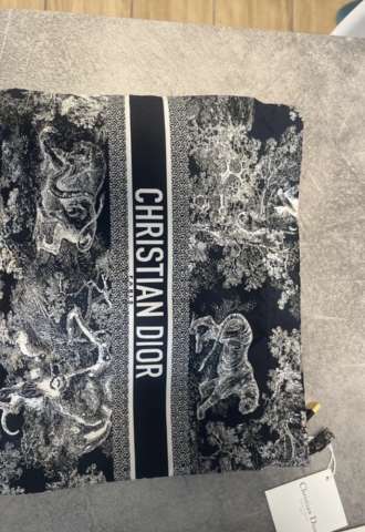 https://www.vipluxury.sk/Dior clutch