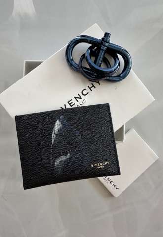 https://www.vipluxury.sk/Cardholder Givenchy Paris