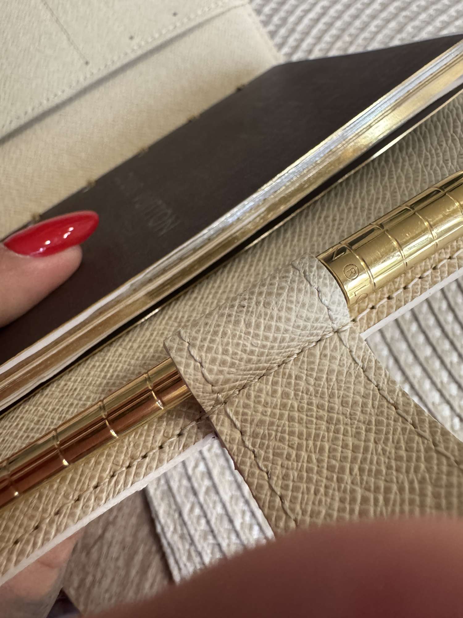 Louis Vuitton Agenda Pm plus tužka