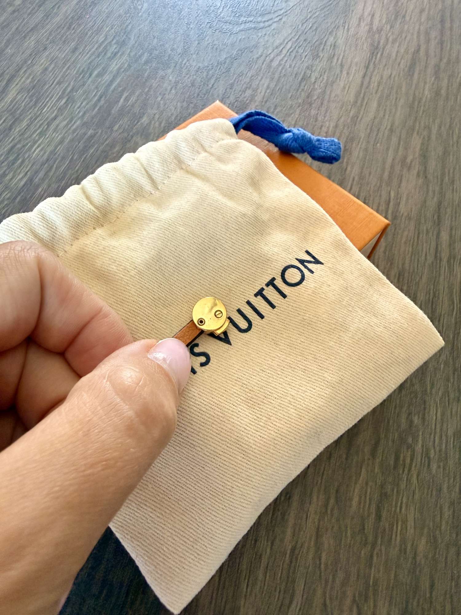 Louis Vuitton náramok