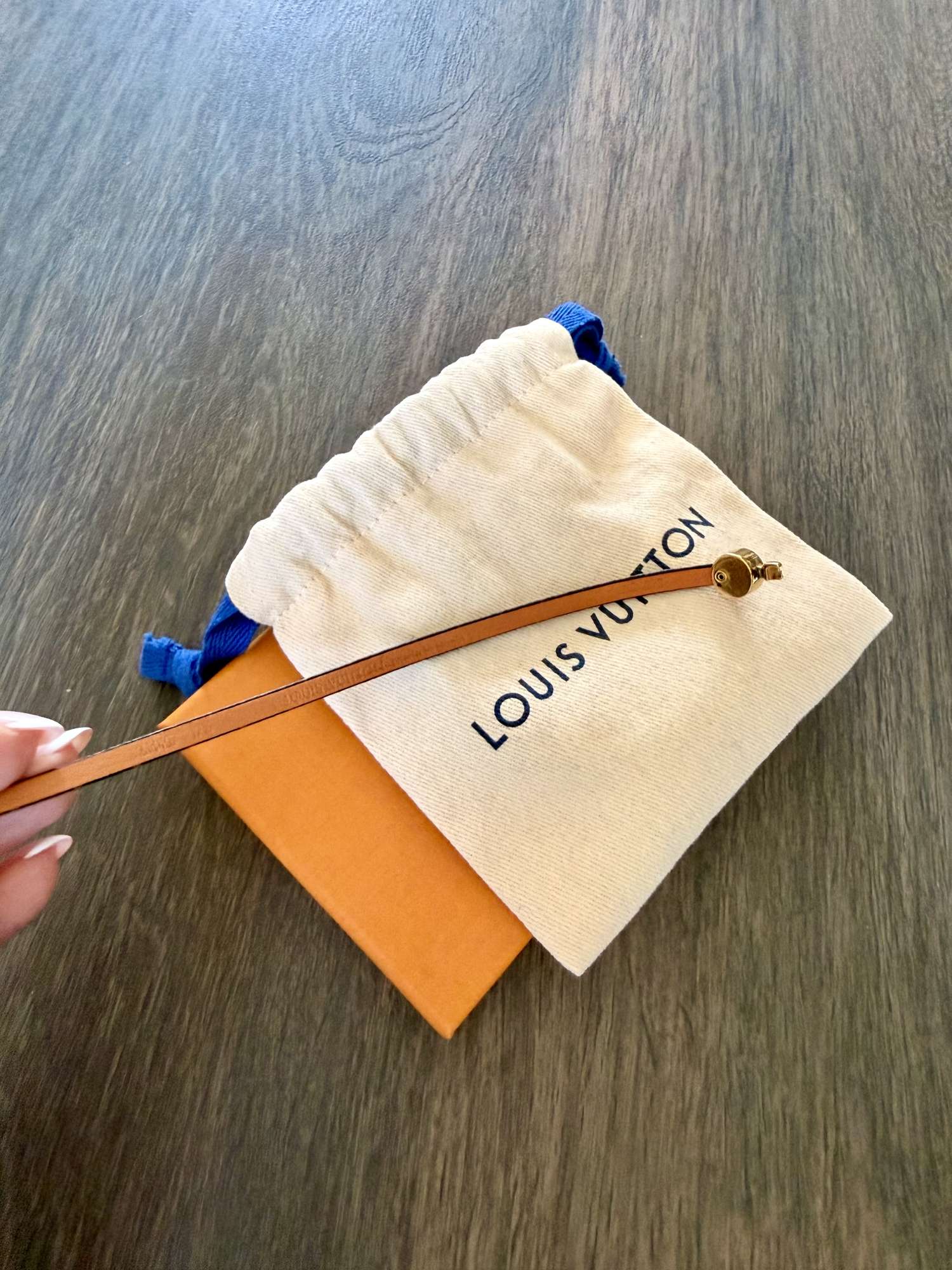 Louis Vuitton náramok