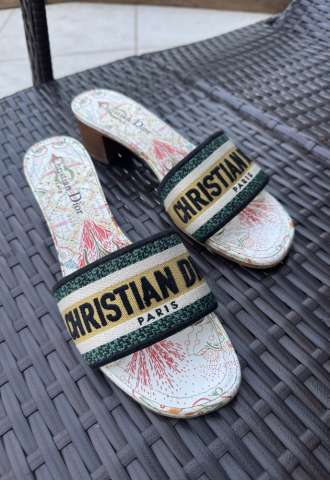 https://www.vipluxury.sk/Damske slapky Christian Dior