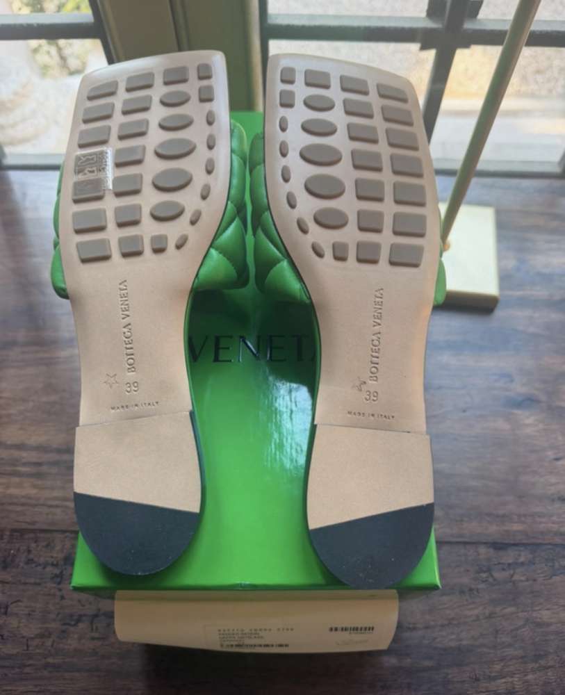 Bottega Veneta šľapky
