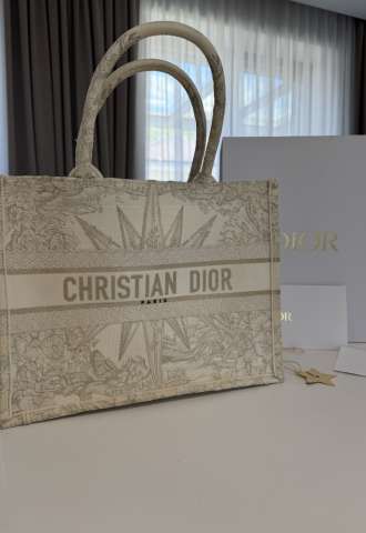https://www.vipluxury.sk/Dior Tote bag nádherná limitka
