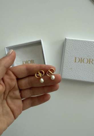 https://www.vipluxury.sk/Dior náušnice