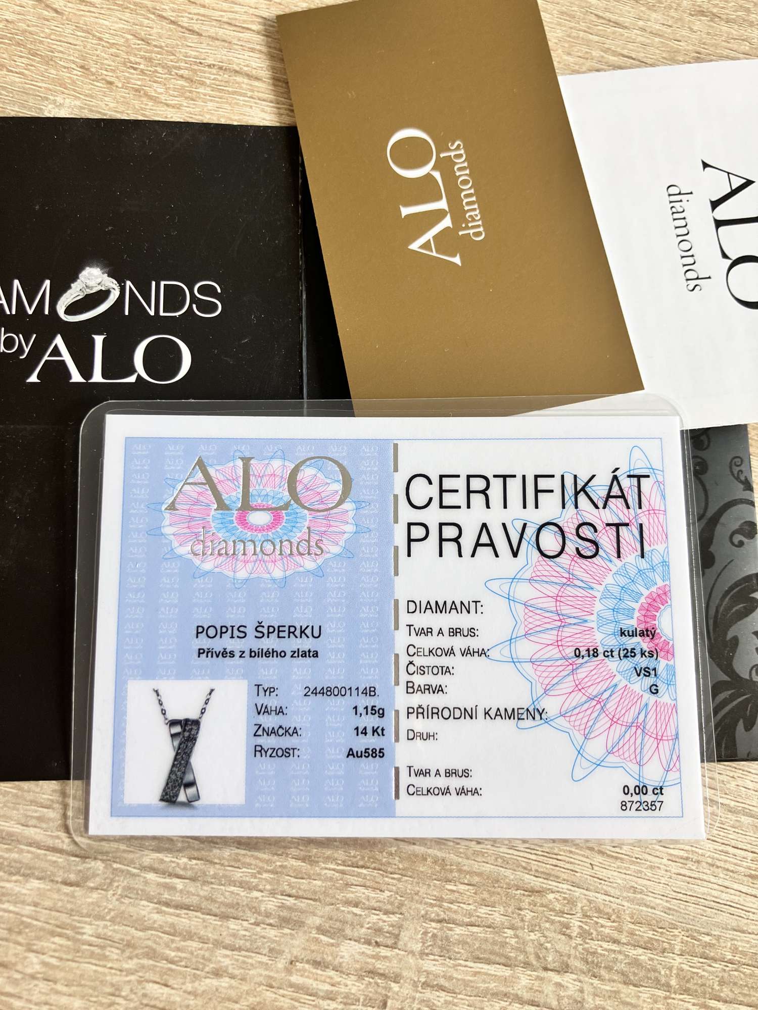 ALO DIAMONDS prívesok biele zlato, diamanty a retiazka značky Klenota