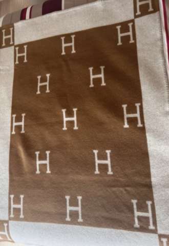 https://www.vipluxury.sk/Hermes deka