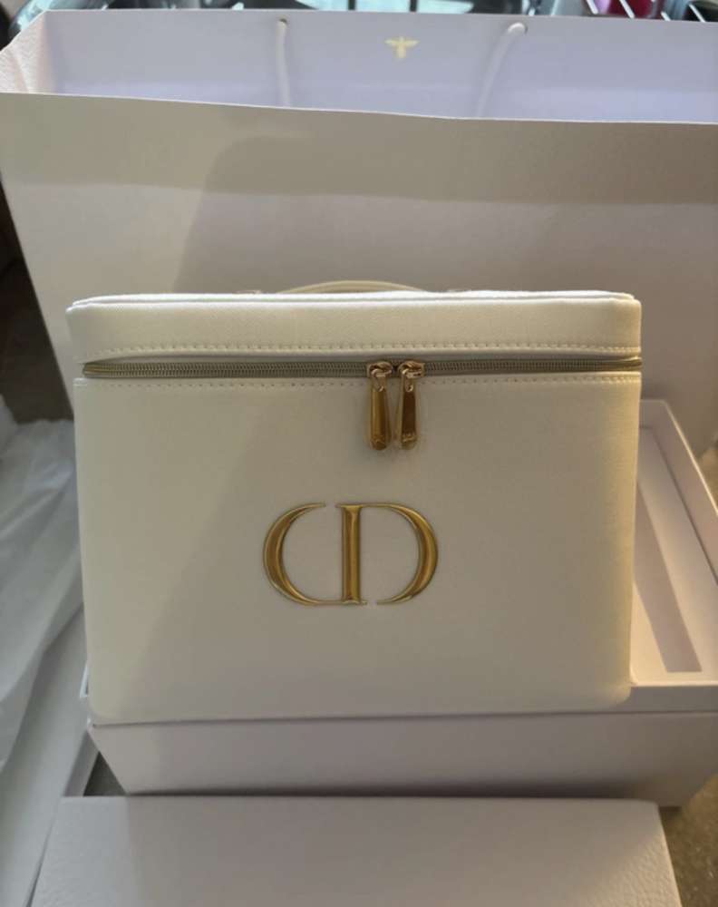 Dior kozmetický kufrik