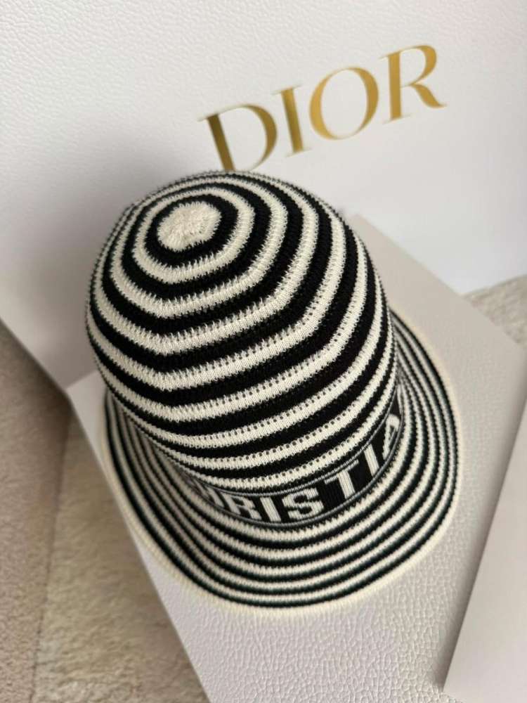 Dior klobúk