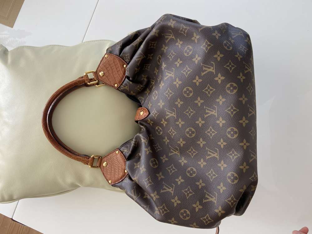 Louis Vuitton Mahina