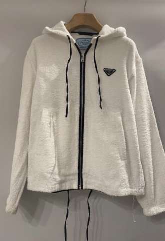 https://www.vipluxury.sk/Prada mikina