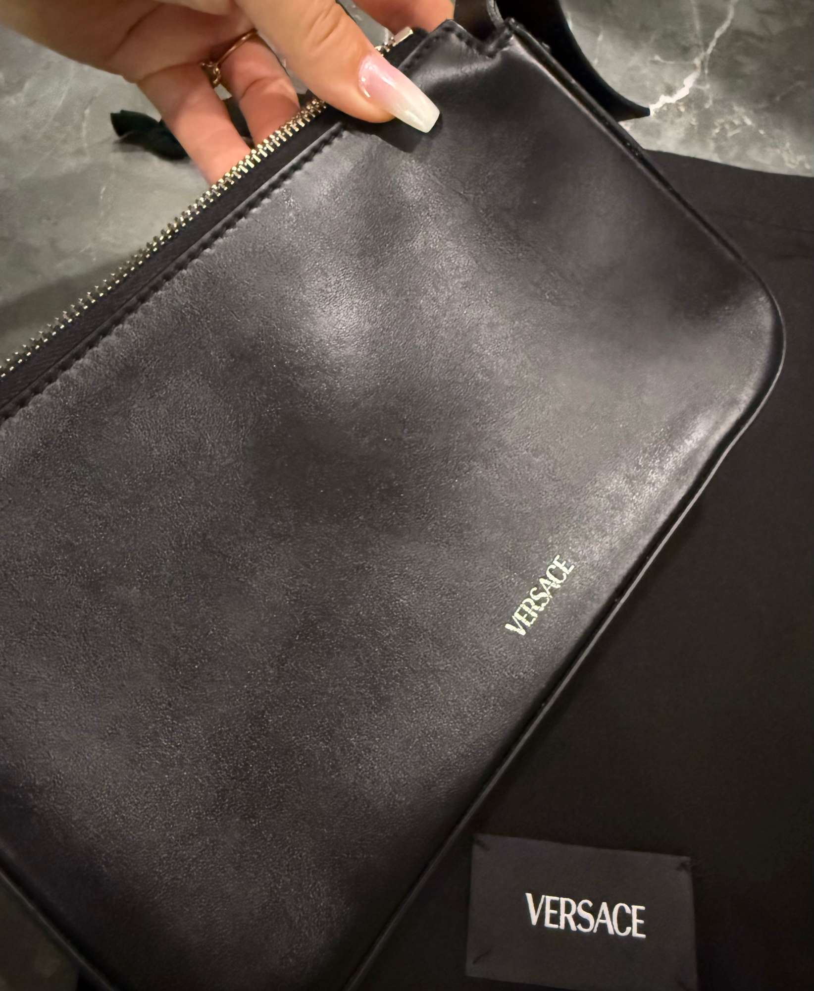 Versace kožená crossbody kabelka