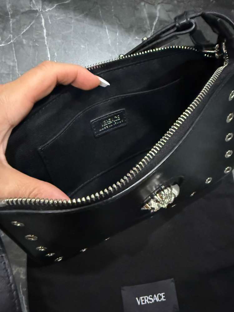 Versace kožená crossbody kabelka