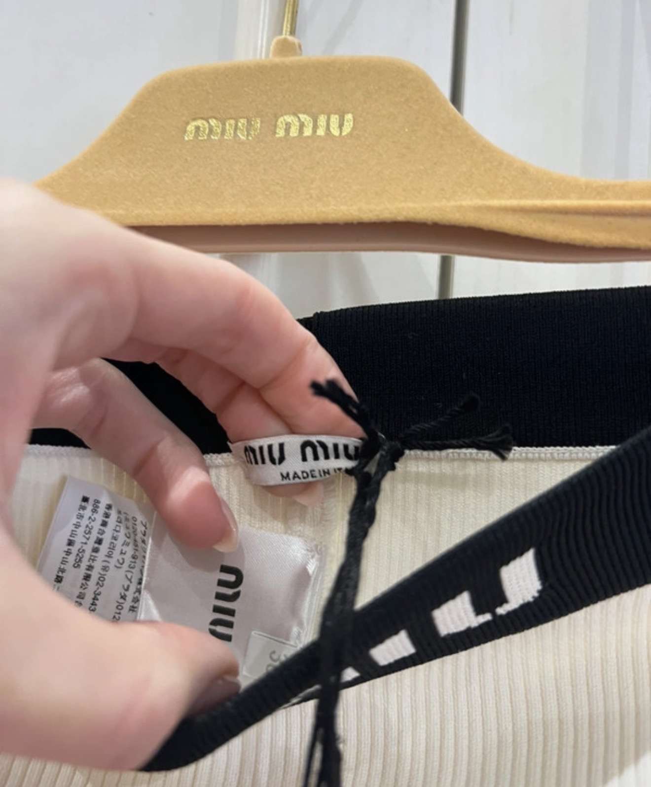 Miu miu kratasky