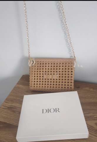 https://www.vipluxury.sk/Dior solar