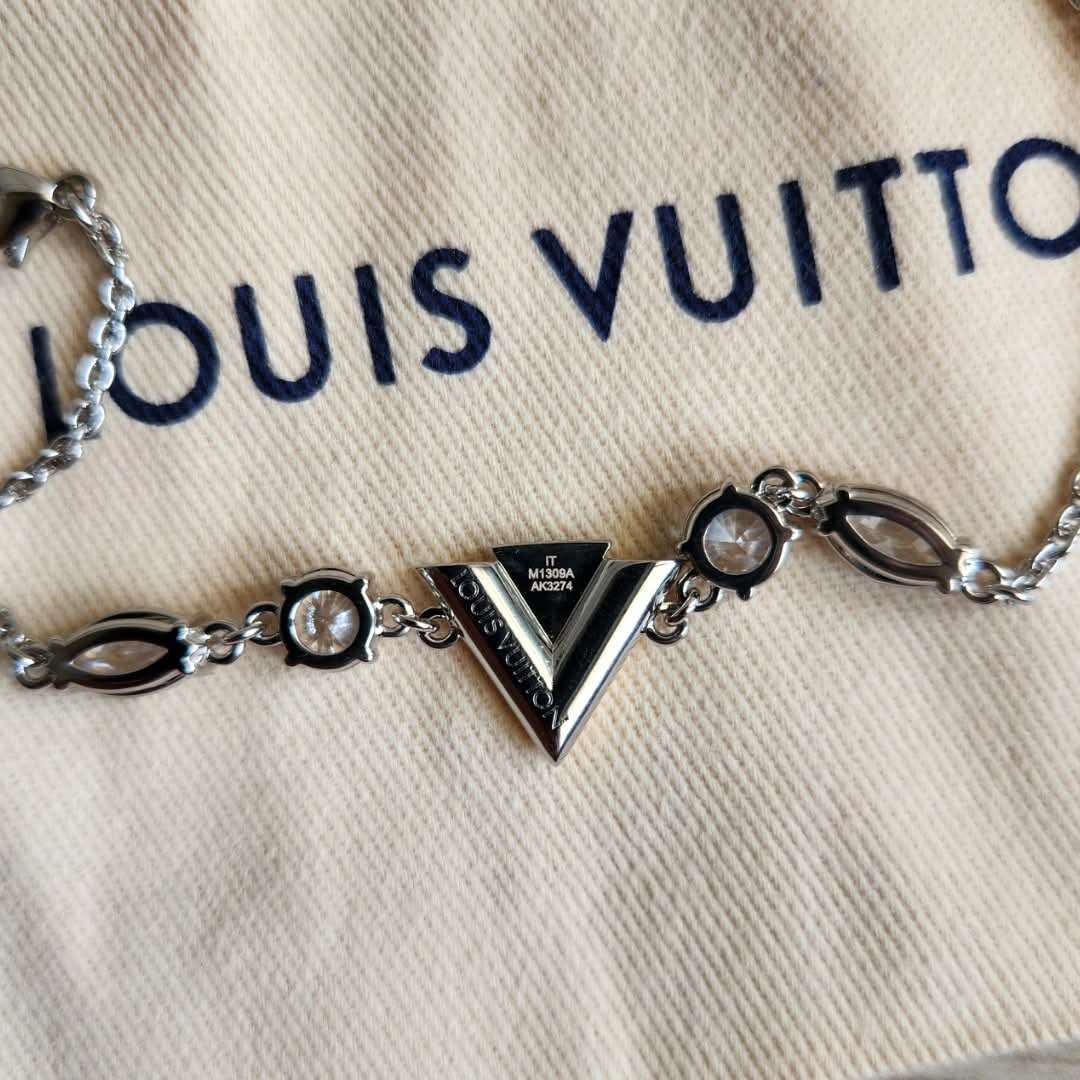 Louis Vuitton Naramek