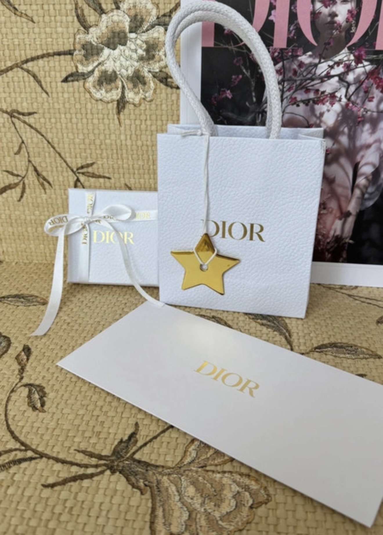 Dior Naramok