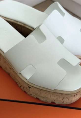 https://www.vipluxury.sk/Hermes sandalky