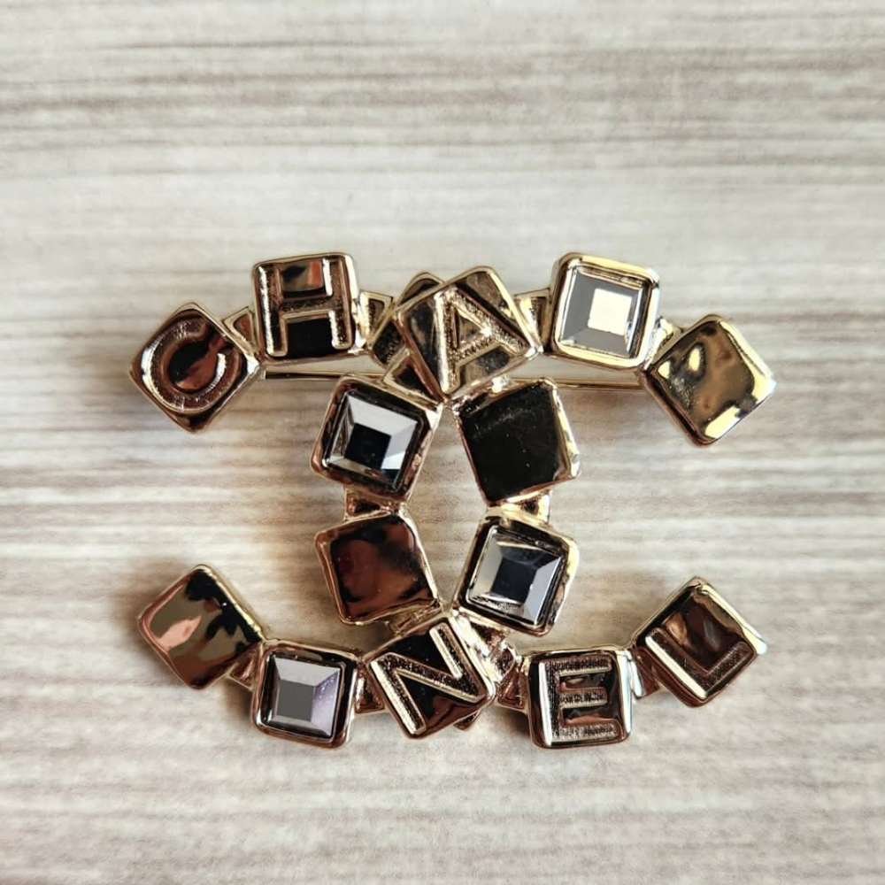 Broz Chanel