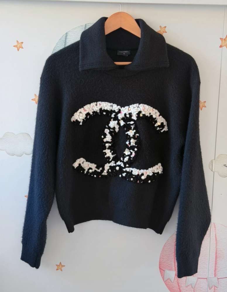 Chanel sveter
