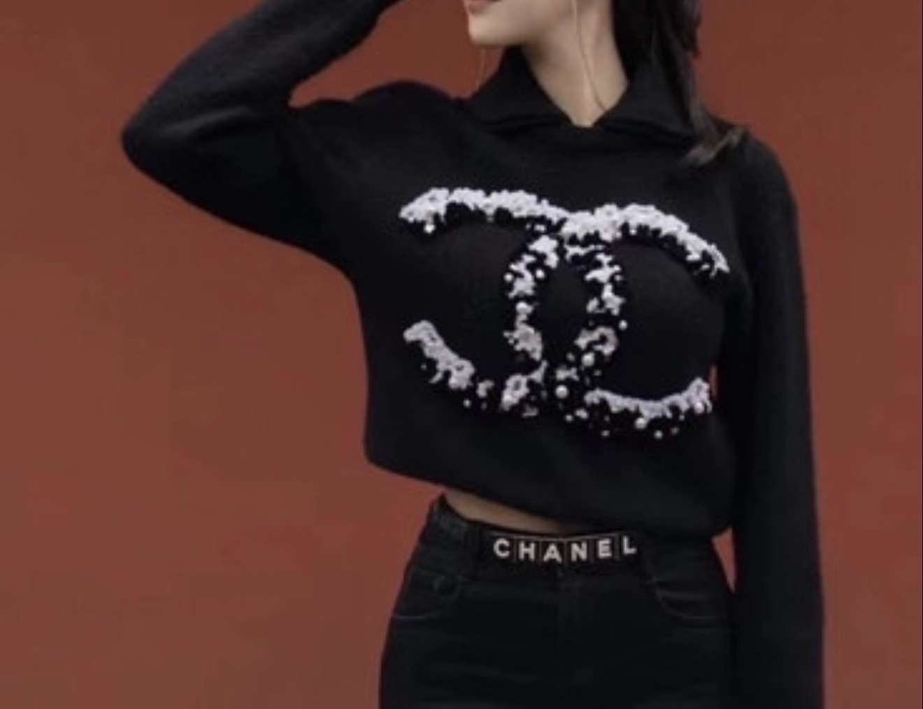 Chanel sveter