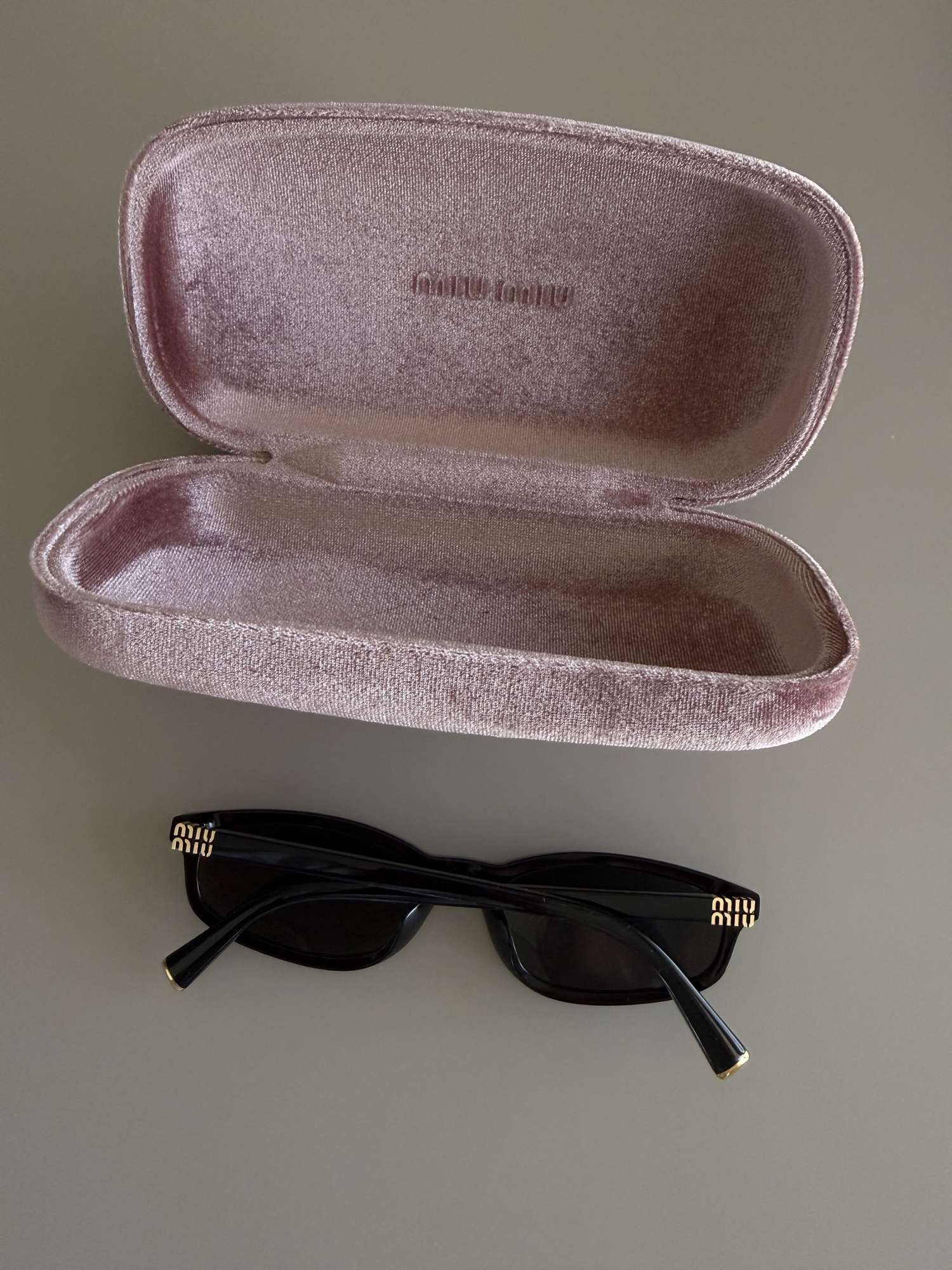 Miu Miu MUA06S 16K08Z čierné okuliare