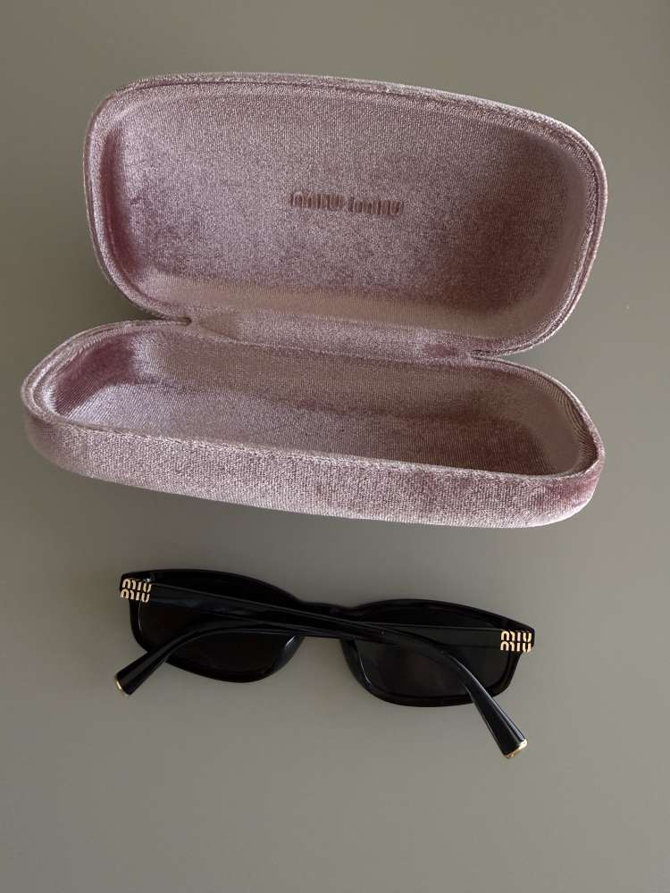 Miu Miu MUA06S 16K08Z čierné okuliare