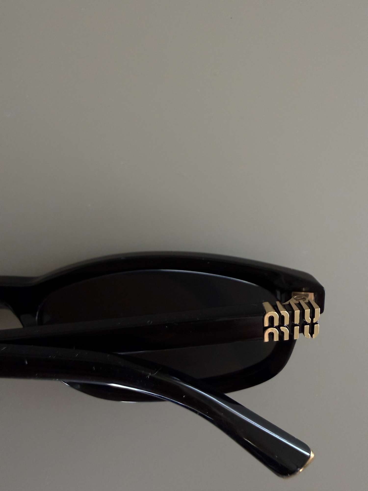 Miu Miu MUA06S 16K08Z čierné okuliare