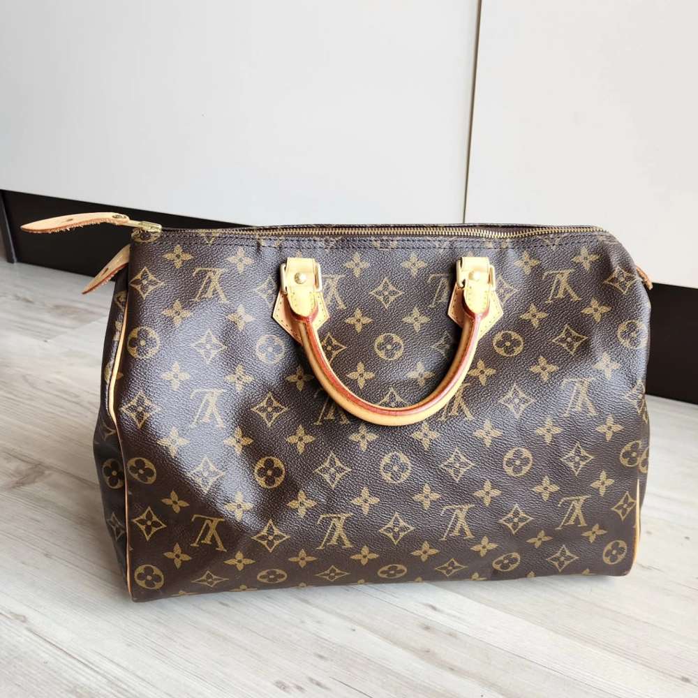 Louis Vuitton Speedy 35