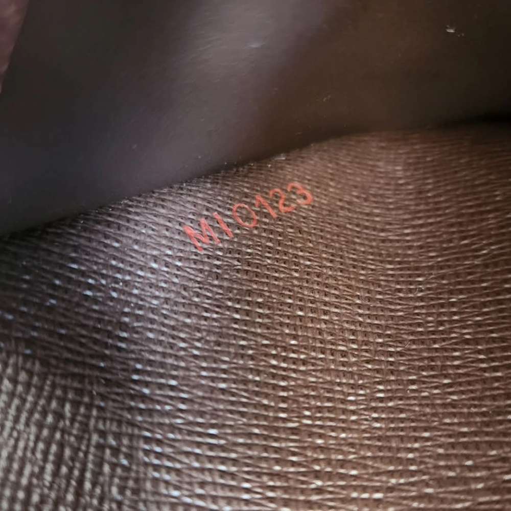Louis Vuitton Zippy Compact