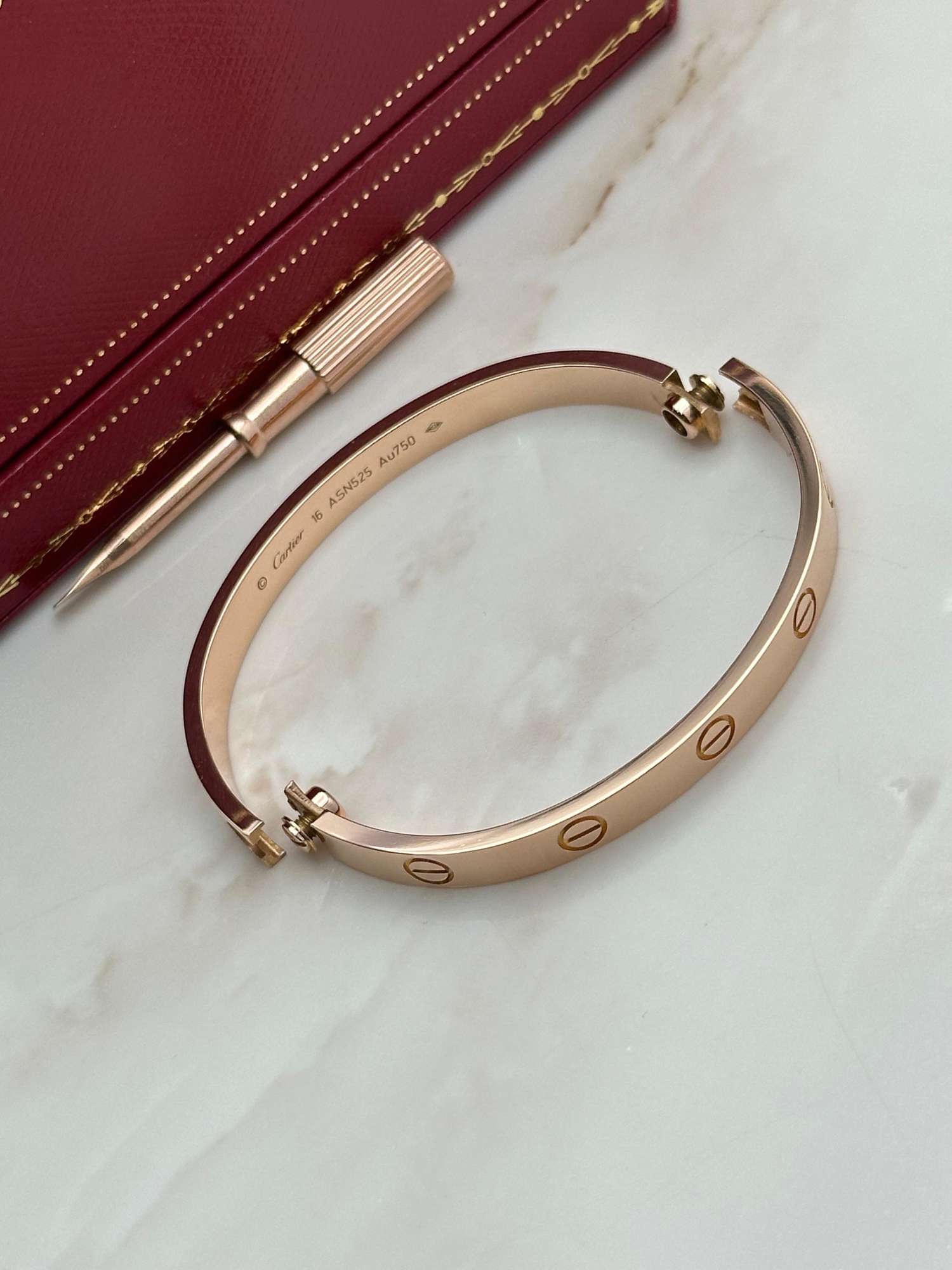 Cartier naramok