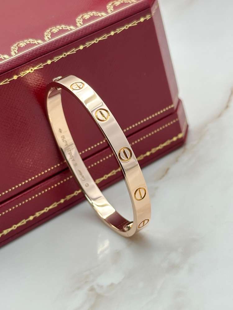 Cartier naramok