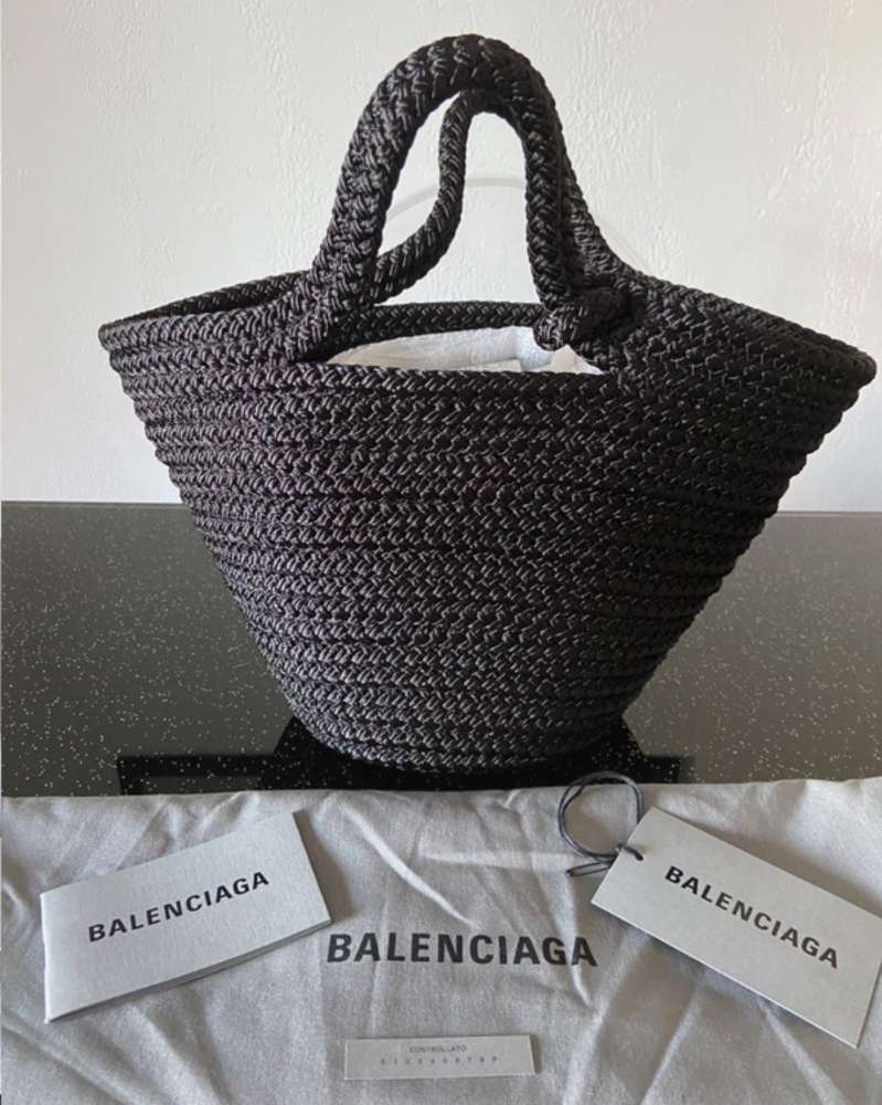 Balenciaga košíček