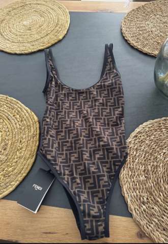 https://www.vipluxury.sk/Fendi plavky