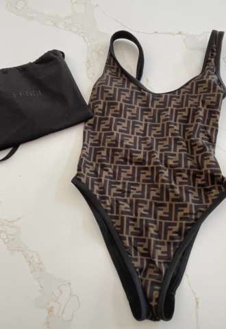 https://www.vipluxury.sk/Fendi plavky