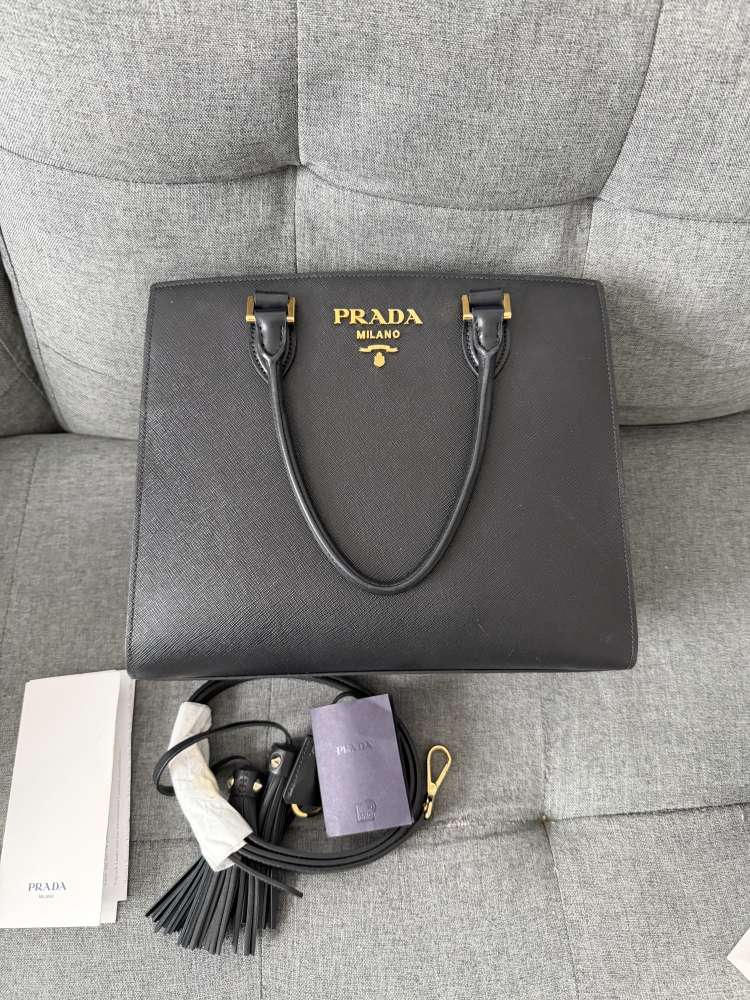 Prada kabelka