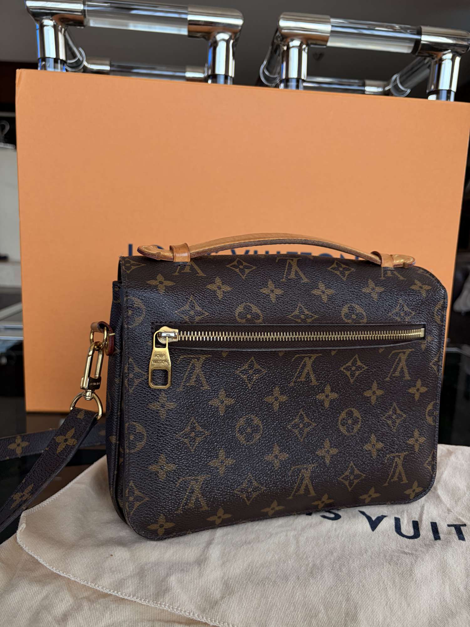 Louis Vuitton Metis