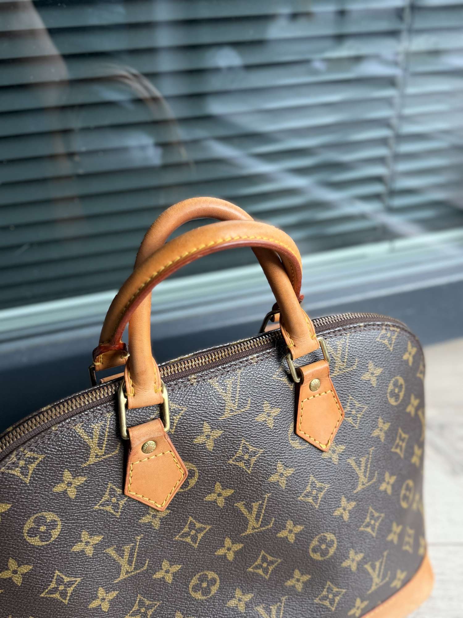 Louis Vuitton Alma