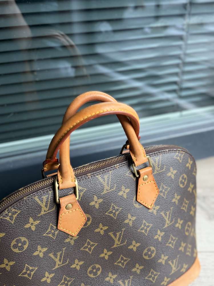 Louis Vuitton Alma