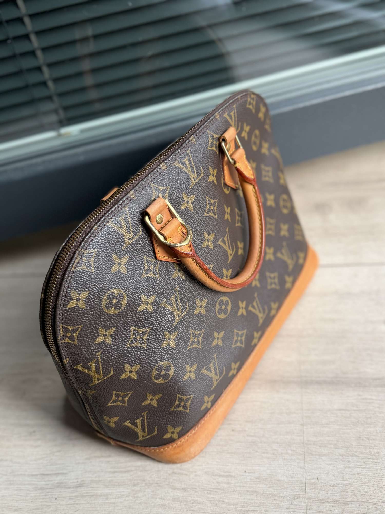Louis Vuitton Alma