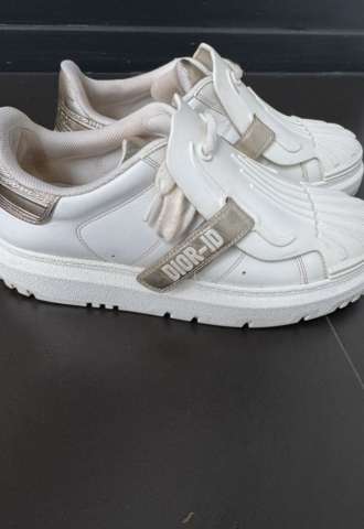 https://www.vipluxury.sk/Dior tenisky