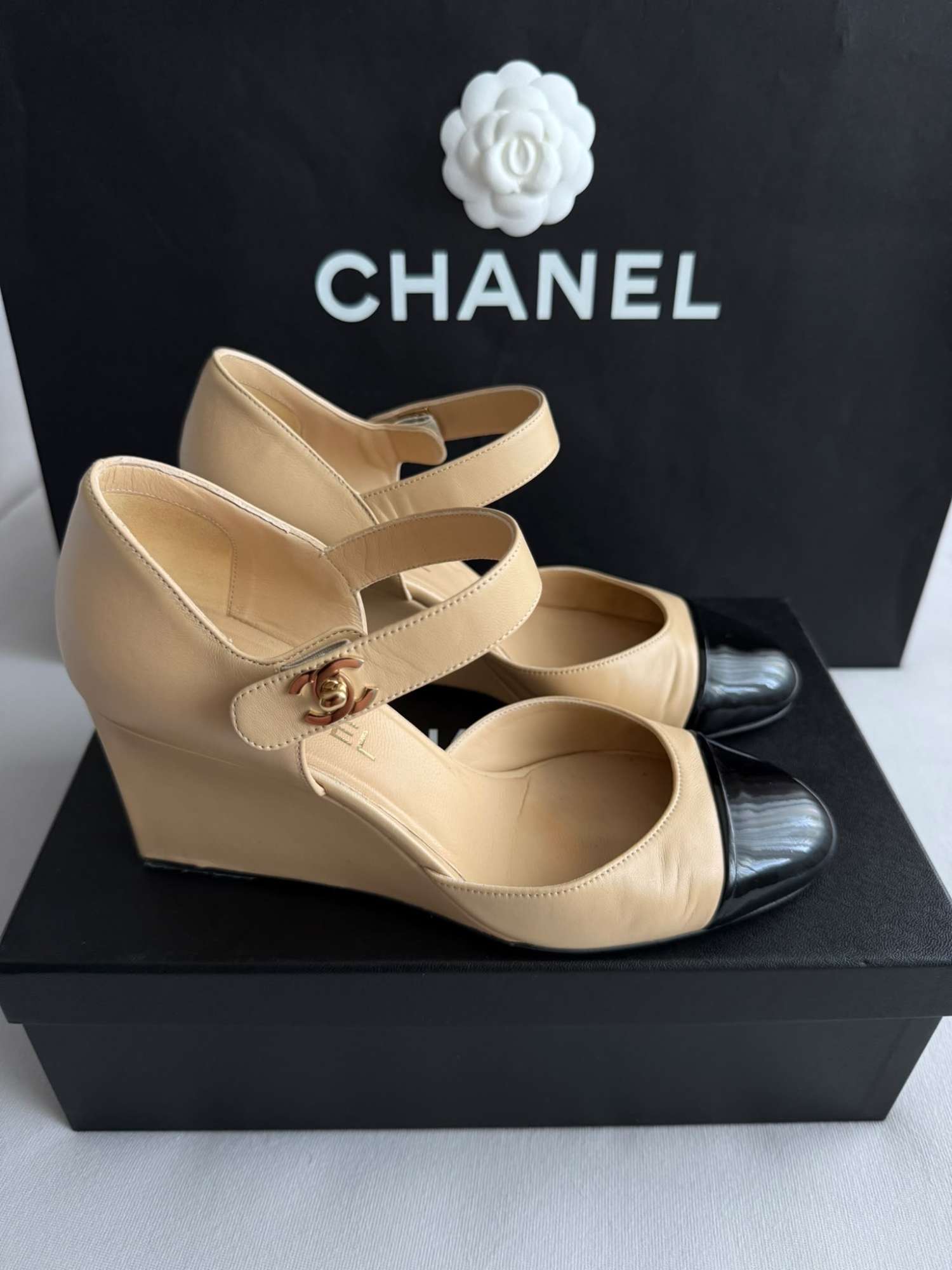 Chanel lodicky